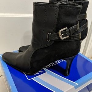 White Mountain Boots size 8.5